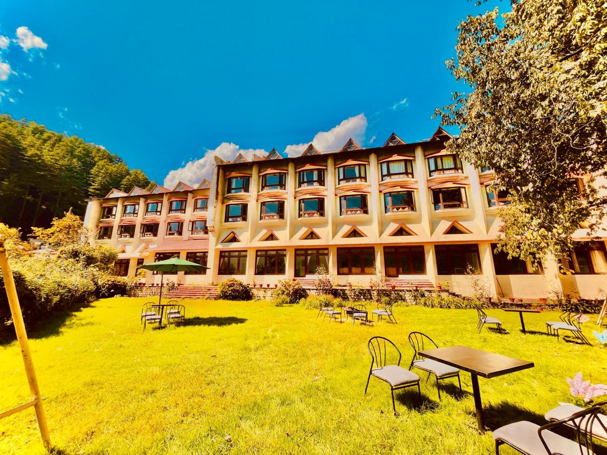 Sagar Resort !! Mountain View ! Luxury Stay ! Family Resort ! Private Parking ! Near Mall Road Manāli Kültér fotó