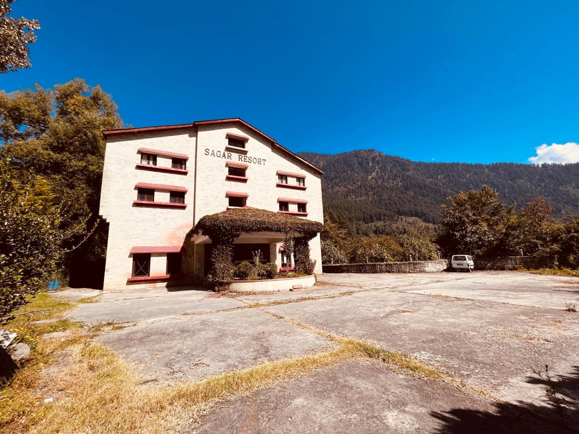 Sagar Resort !! Mountain View ! Luxury Stay ! Family Resort ! Private Parking ! Near Mall Road Manāli Kültér fotó