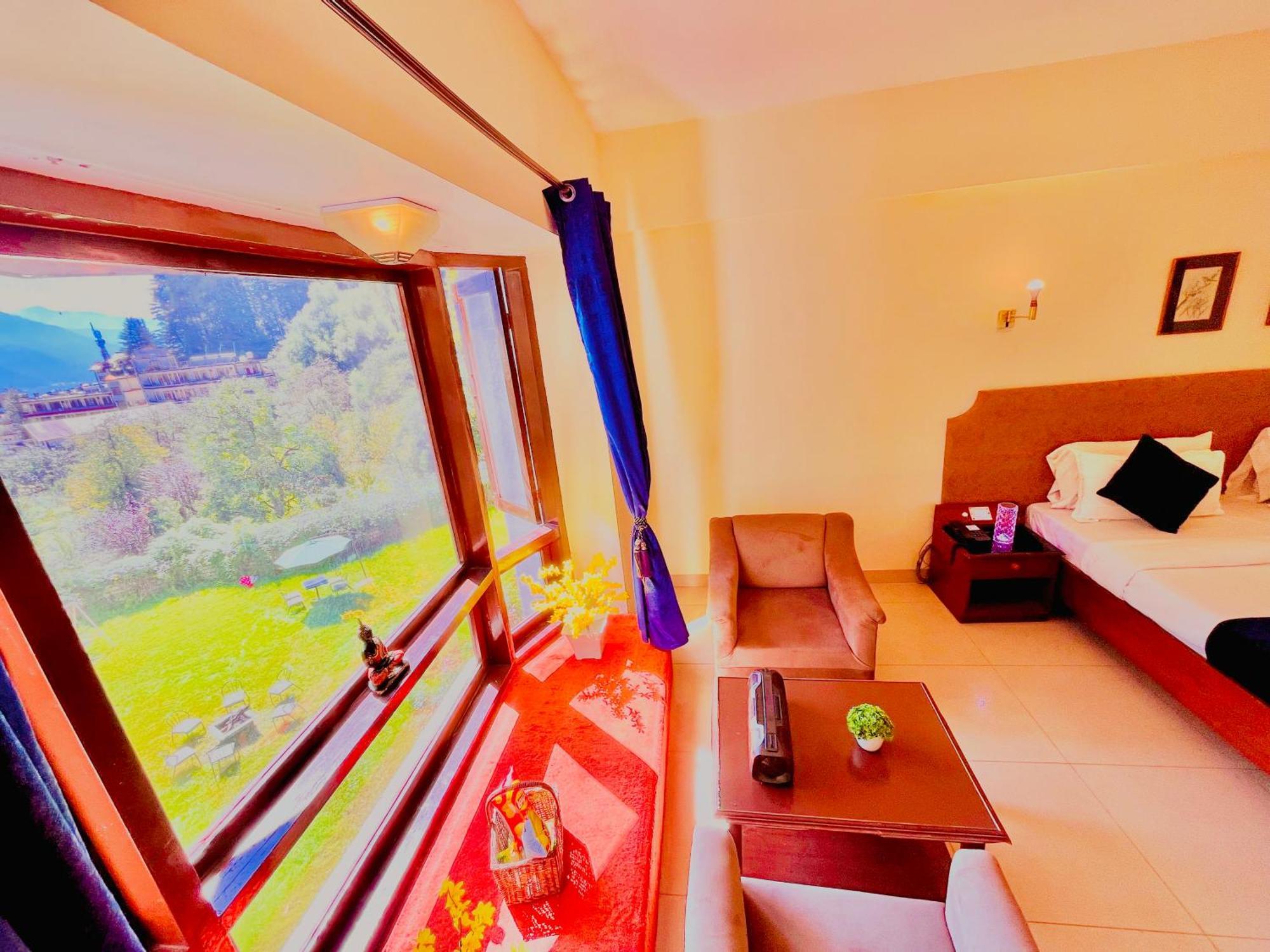 Sagar Resort !! Mountain View ! Luxury Stay ! Family Resort ! Private Parking ! Near Mall Road Manāli Kültér fotó