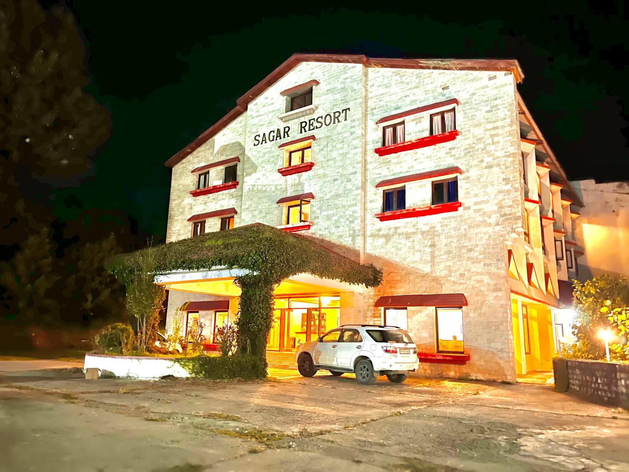 Sagar Resort !! Mountain View ! Luxury Stay ! Family Resort ! Private Parking ! Near Mall Road Manāli Kültér fotó