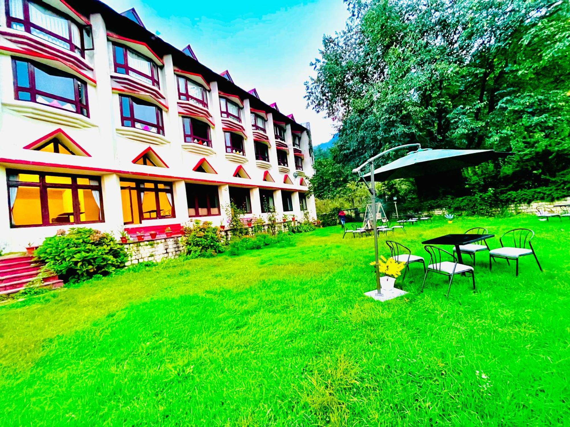 Sagar Resort !! Mountain View ! Luxury Stay ! Family Resort ! Private Parking ! Near Mall Road Manāli Kültér fotó